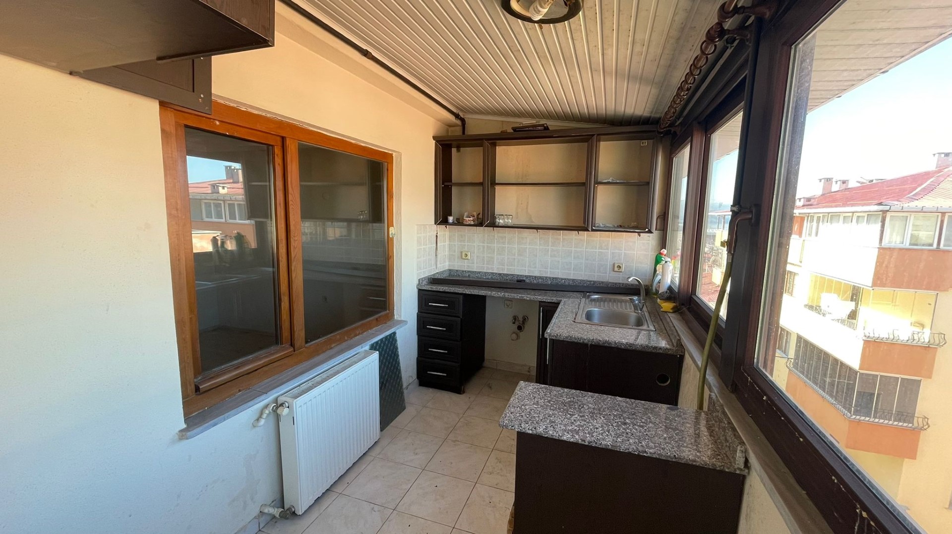 Kiralık Teras, Trabzon / OF / İRFANLI MAH.